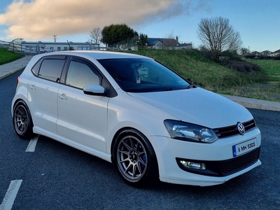 2011 - Volkswagen Polo Manual