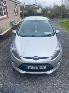 2012 - Ford Fiesta Manual