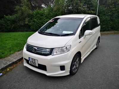 2012 - Honda Freed ---