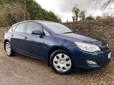 2012 - Opel Astra Manual