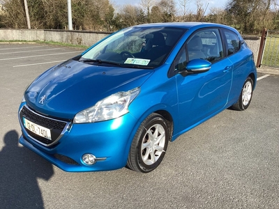 2012 - Peugeot 208 Manual