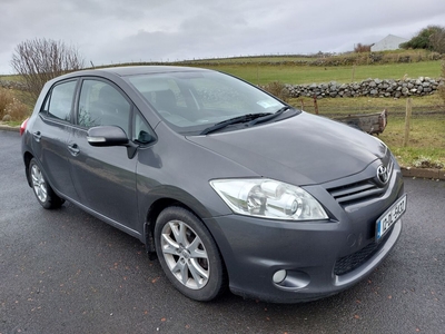 2012 - Toyota Auris Manual