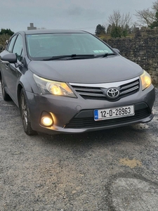 2012 - Toyota Avensis Manual