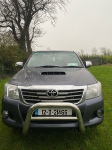 2012 - Toyota Hilux Manual