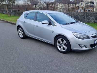 2012 - Vauxhall Astra ---