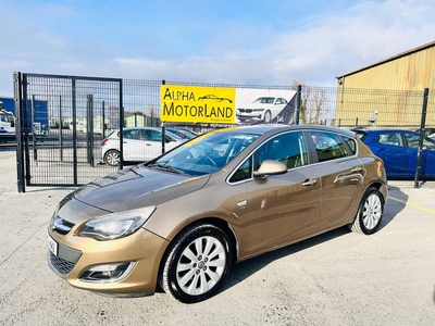 2012 - Vauxhall Astra Manual