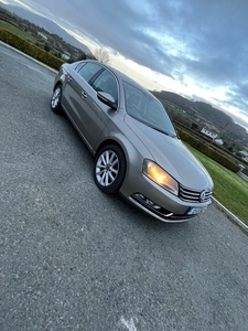 2012 - Volkswagen Passat Manual