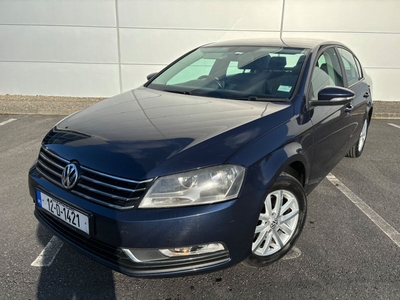 2012 - Volkswagen Passat Manual