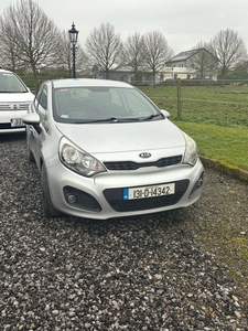 2013 - Kia Rio Manual