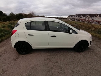 2013 - Opel Corsa Manual