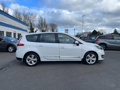 2013 - Renault Grand Scenic Manual