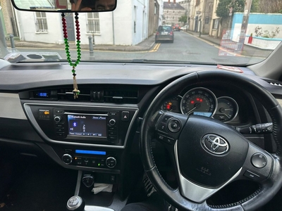 2013 - Toyota Auris Manual