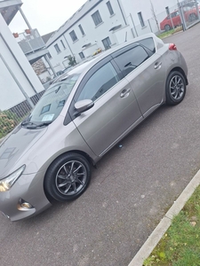 2013 - Toyota Auris Manual