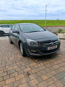 2013 - Vauxhall Astra Manual