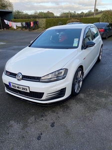 2013 - Volkswagen Golf Manual