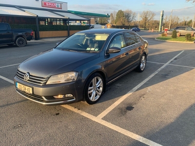 2013 - Volkswagen Passat Manual