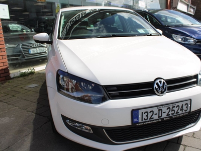 2013 - Volkswagen Polo Automatic