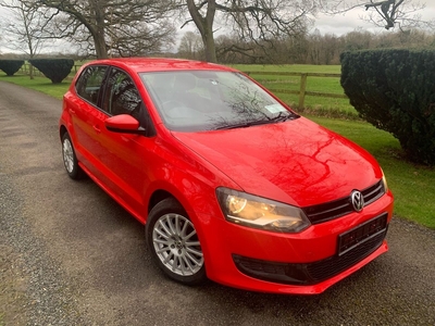 2013 - Volkswagen Polo Automatic