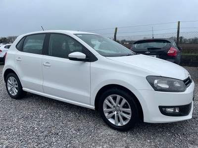 2013 - Volkswagen Polo Manual