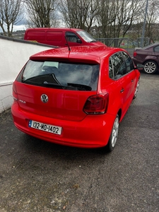 2013 - Volkswagen Polo Manual