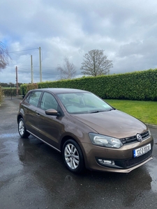 2013 - Volkswagen Polo Manual