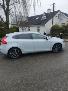 2013 - Volvo V40 Manual