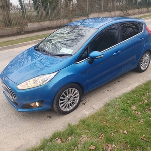 2014 - Ford Fiesta Manual