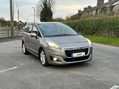 2014 - Peugeot 5008 Manual