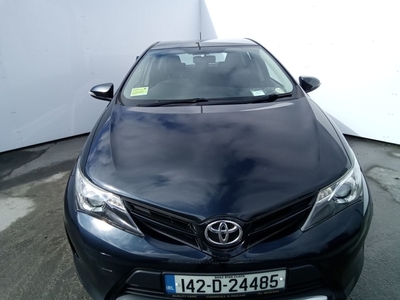 2014 - Toyota Auris Manual