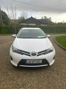 2014 - Toyota Auris Manual