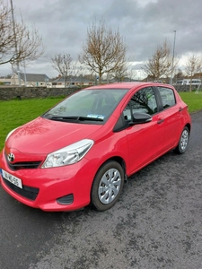 2014 - Toyota Yaris Manual