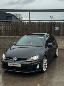 2014 - Volkswagen Golf Manual