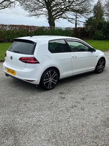 2014 - Volkswagen Golf Manual