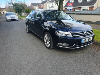 2014 - Volkswagen Passat Manual