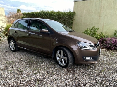 2014 - Volkswagen Polo Automatic