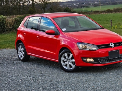 2014 - Volkswagen Polo Automatic