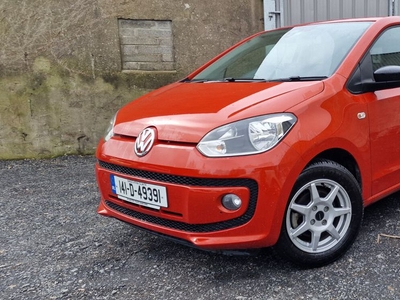 2014 - Volkswagen up! Automatic