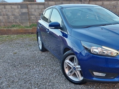 2015 - Ford Focus Manual