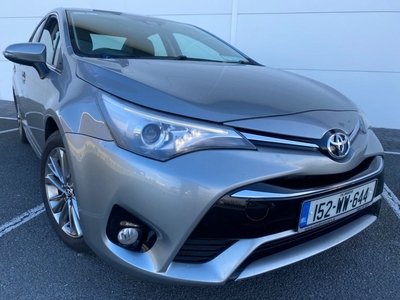 2015 - Toyota Avensis Manual