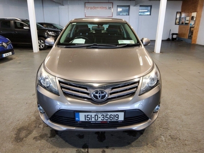 2015 - Toyota Avensis Manual