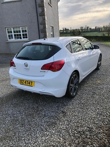 2015 - Vauxhall Astra Manual