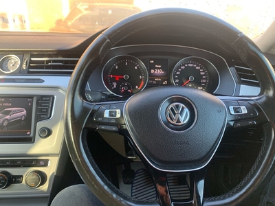 2015 - Volkswagen Passat Manual