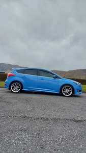 2016 - Ford Focus Manual