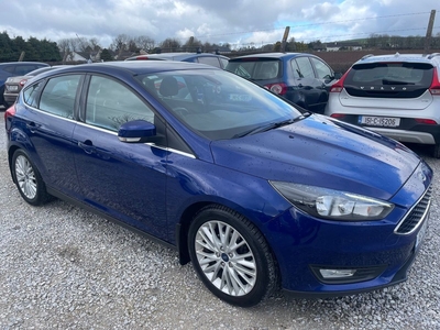 2016 - Ford Focus Manual