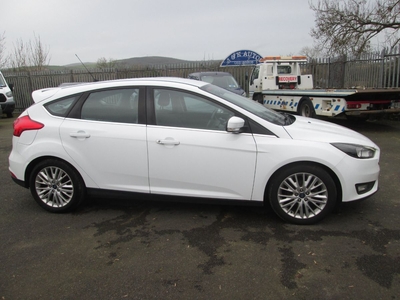 2016 - Ford Focus Manual