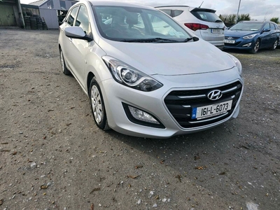 2016 - Hyundai i30 Manual