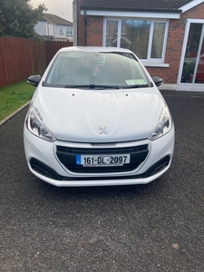 2016 - Peugeot 208 Manual