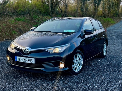 2016 - Toyota Auris Manual