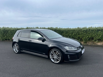 2016 - Volkswagen Golf Manual