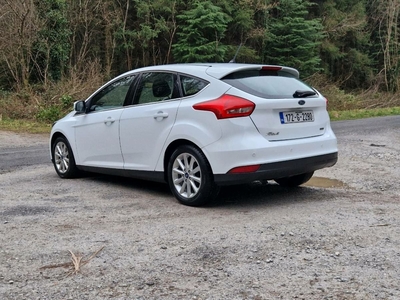 2017 - Ford Focus Manual